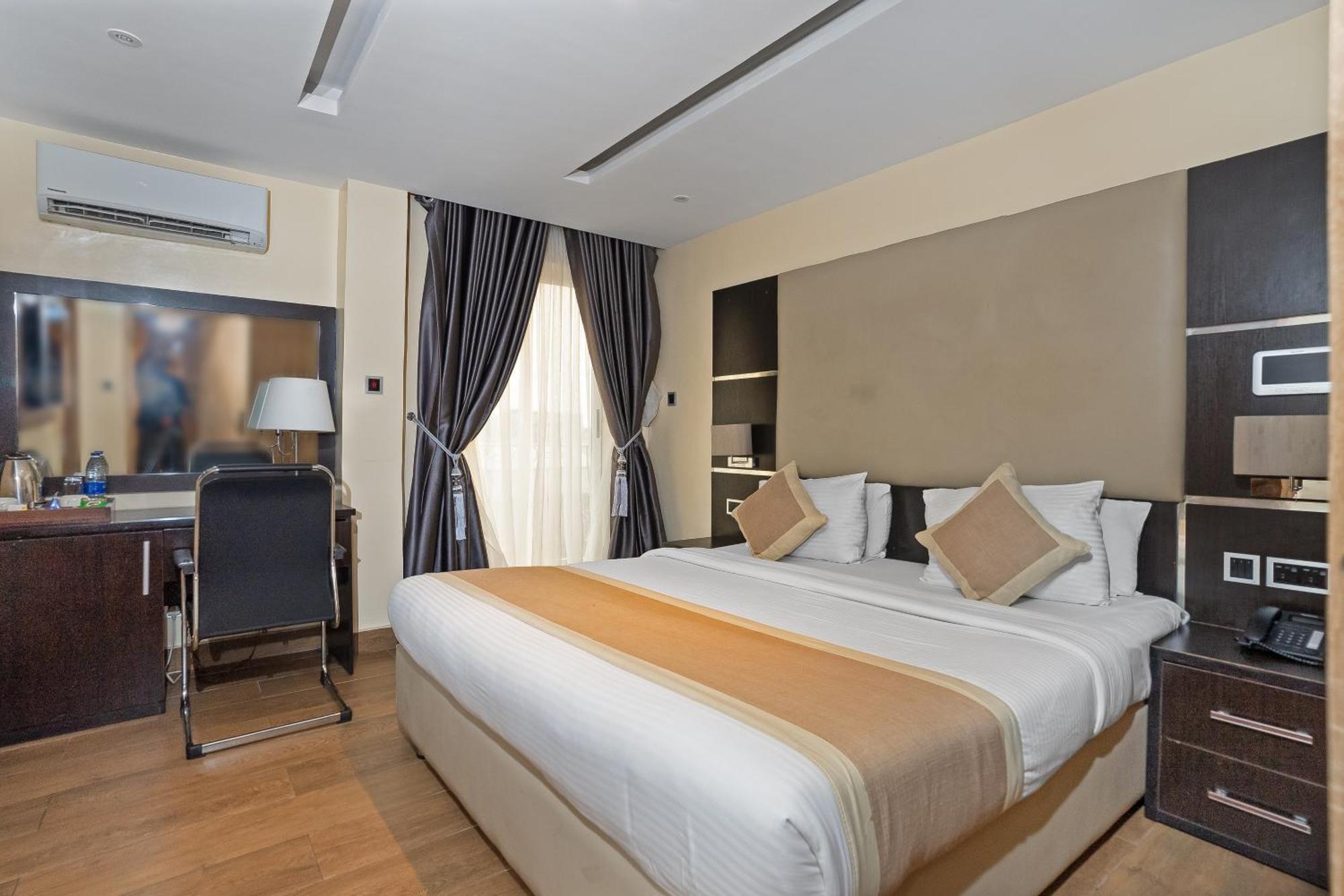Watercress Hotels And Event Ikeja Buitenkant foto