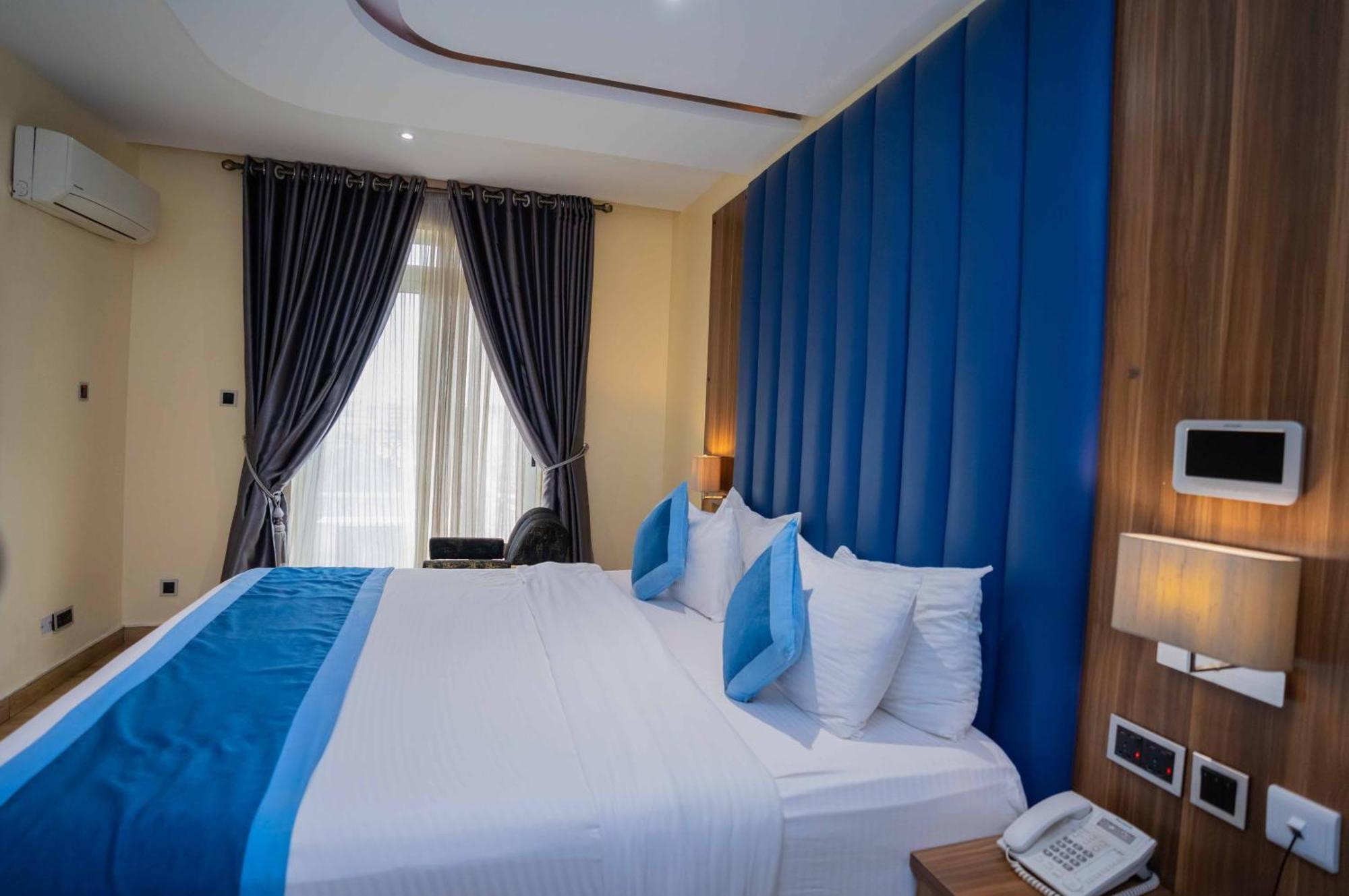 Watercress Hotels And Event Ikeja Buitenkant foto
