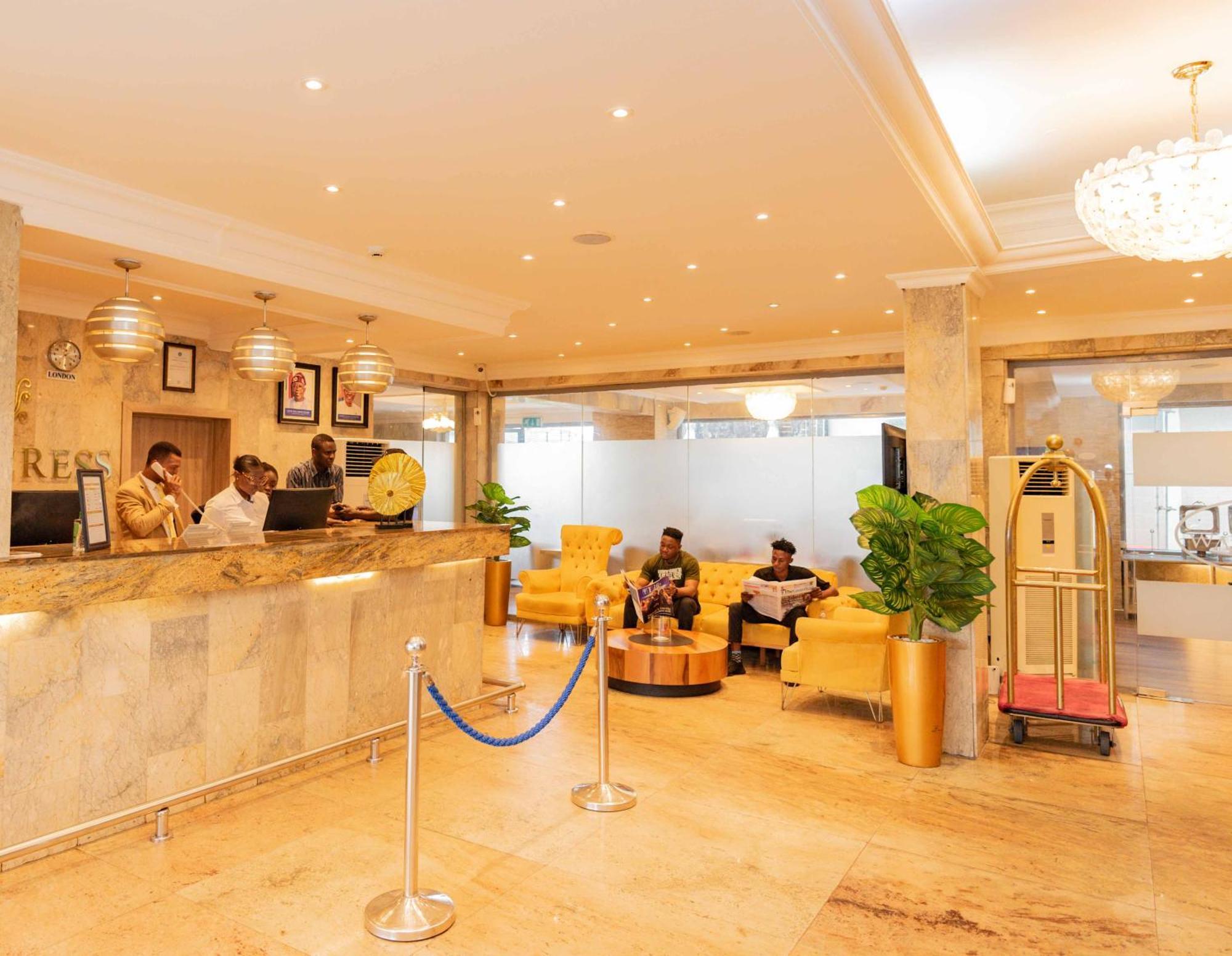Watercress Hotels And Event Ikeja Buitenkant foto