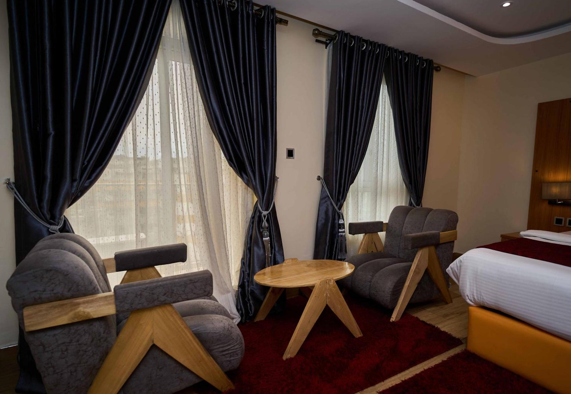 Watercress Hotels And Event Ikeja Buitenkant foto