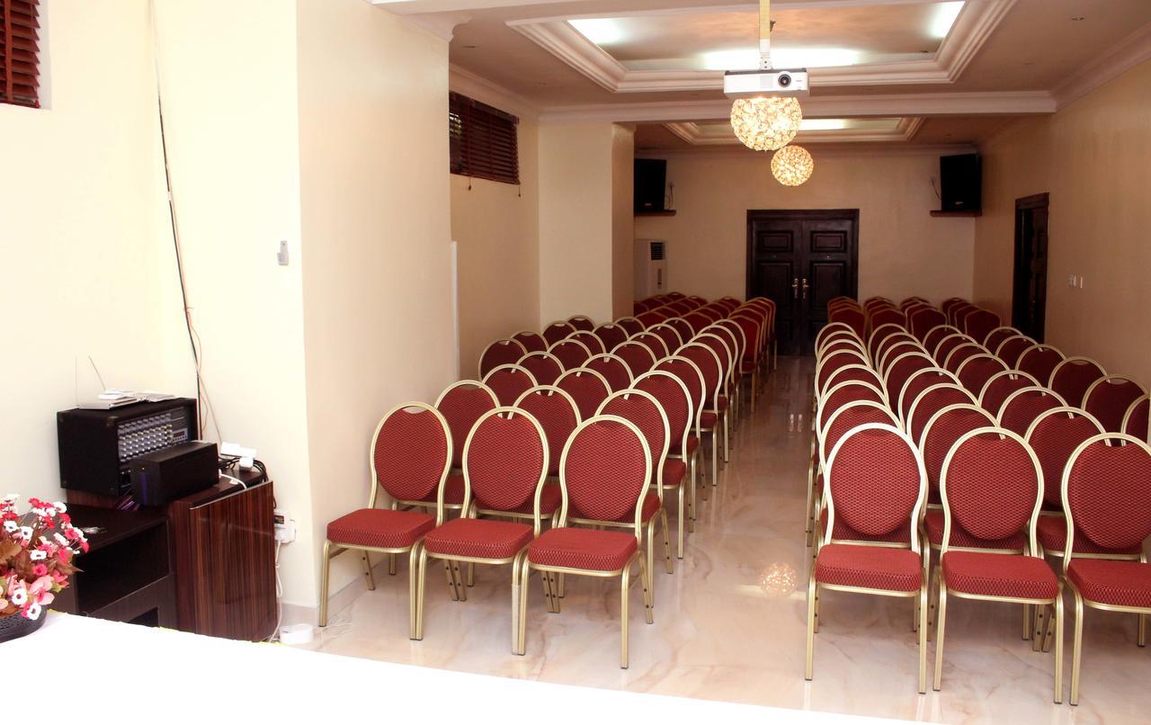 Watercress Hotels And Event Ikeja Buitenkant foto