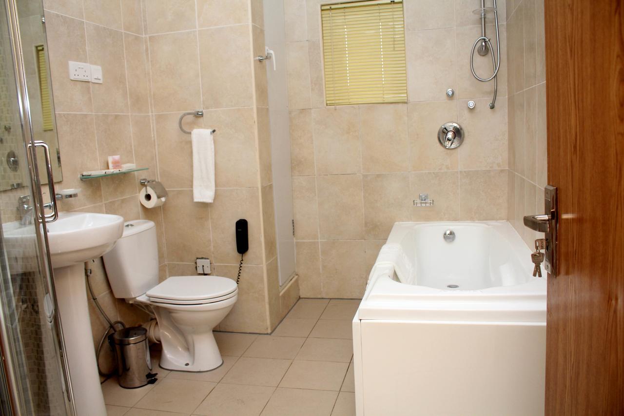 Watercress Hotels And Event Ikeja Buitenkant foto